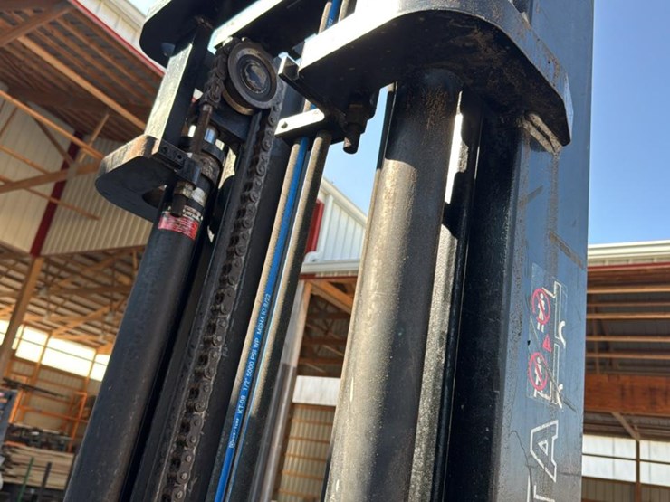 2002-toyota-7fgu35-image-17