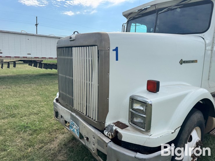 1992-international-9300-image-14