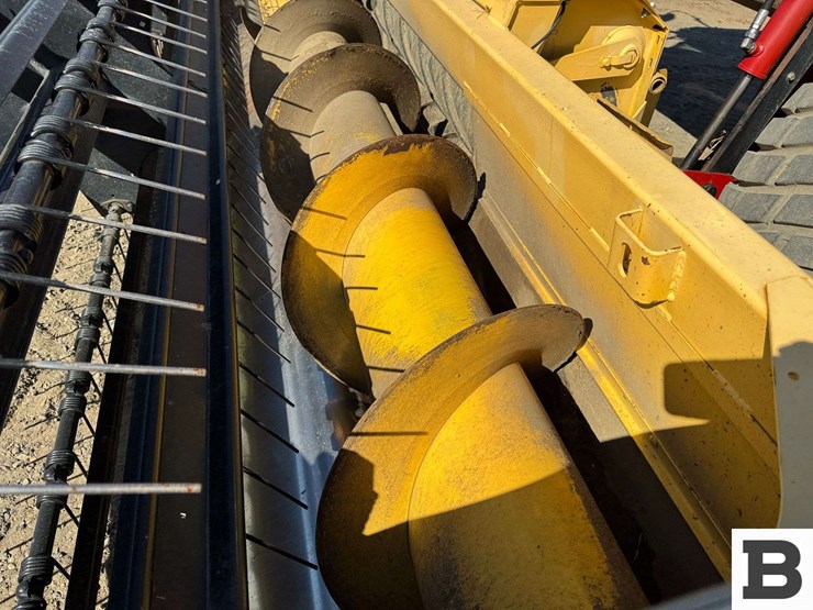 new-holland-h8040-image-11