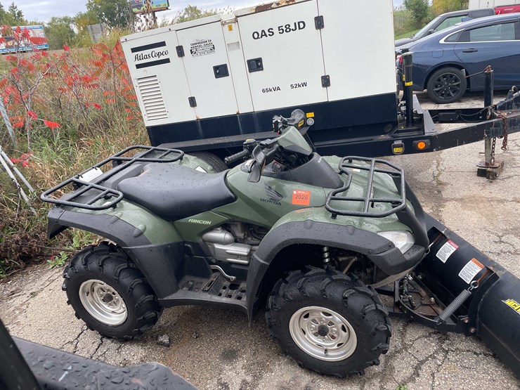#1381-•-2005-honda-atv-with-snow-plow-(has-registration)-(of)-image-4