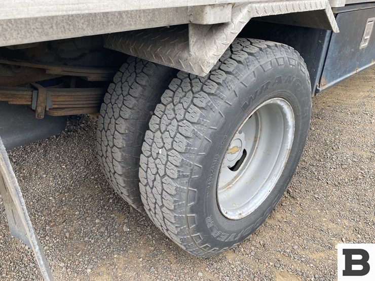 2004-chevrolet-silverado-3500-image-22