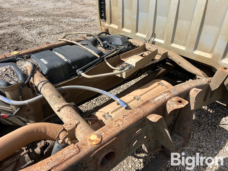 2010-chevrolet-silverado-2500-image-13