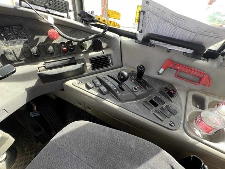 2020-volvo-a60h-image-26