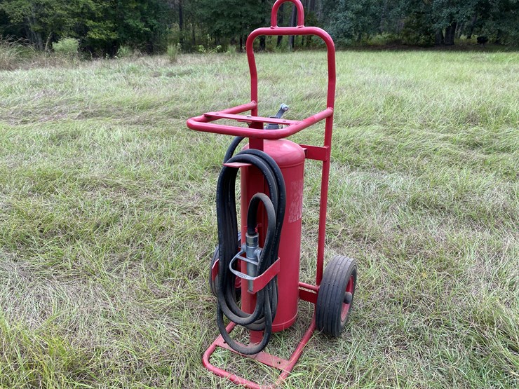 #75-•-#151-•-industrial-fire-extinguisher-with-hose-image-1