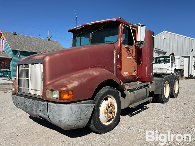 1990-international-9400-image-1