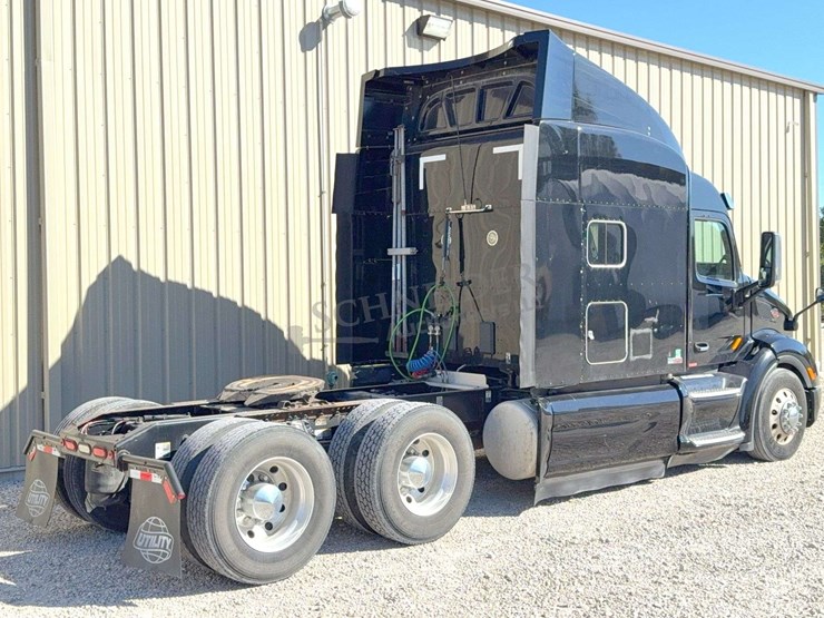 2017-peterbilt-579-image-5