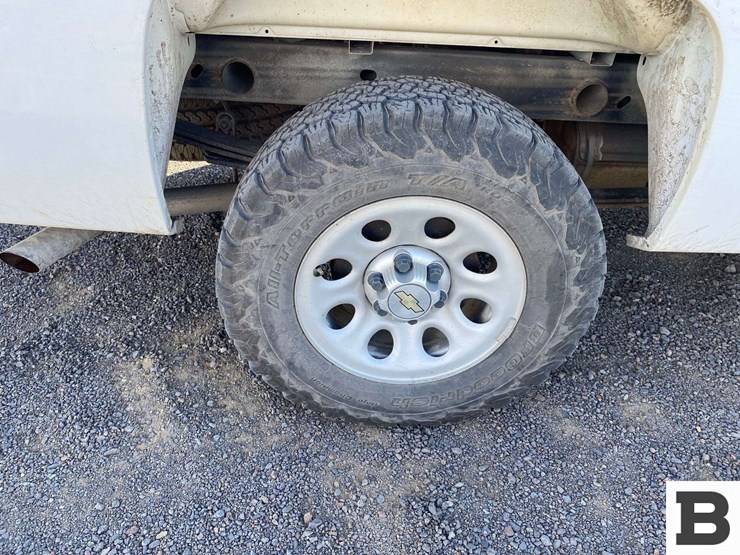 2012-chevrolet-silverado-1500-image-21