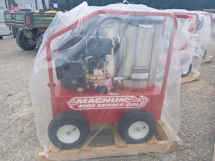 #21942-•-2025-magnum-4000-series-gold-hot-pressure-washer-image-5