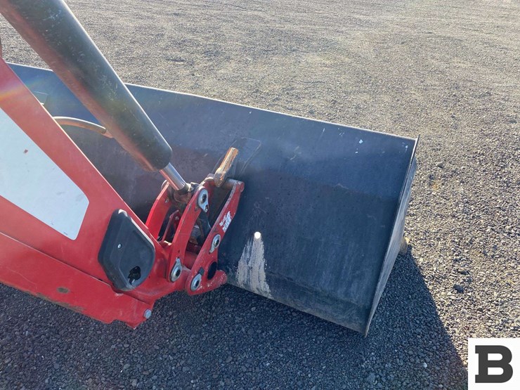 2012-massey-ferguson-5475-image-55