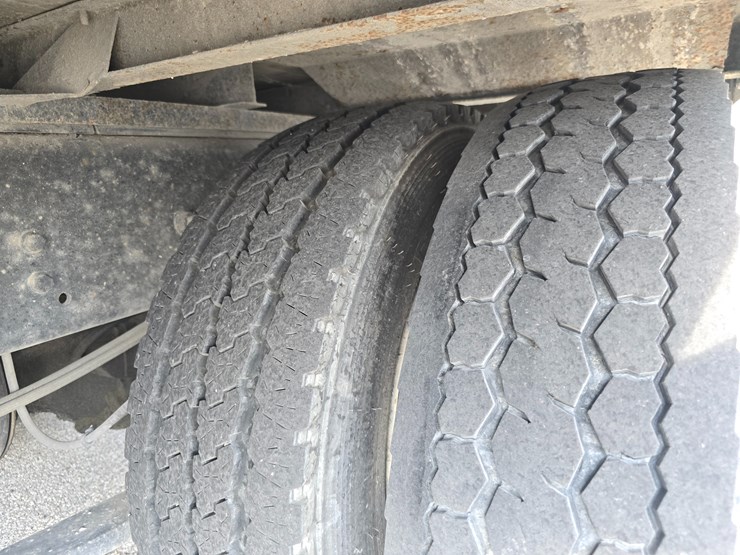 #22329-•-2014-freightliner-m2-106-box-truck-image-86