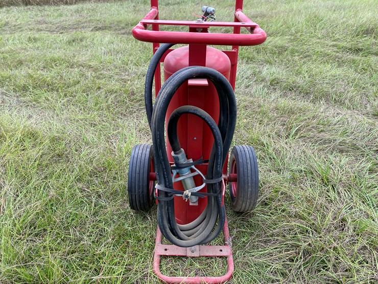 #74-•-#150-•-industrial-fire-extinguisher-with-hose-image-2