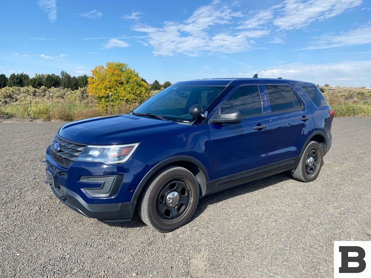 2017-ford-explorer-image-1