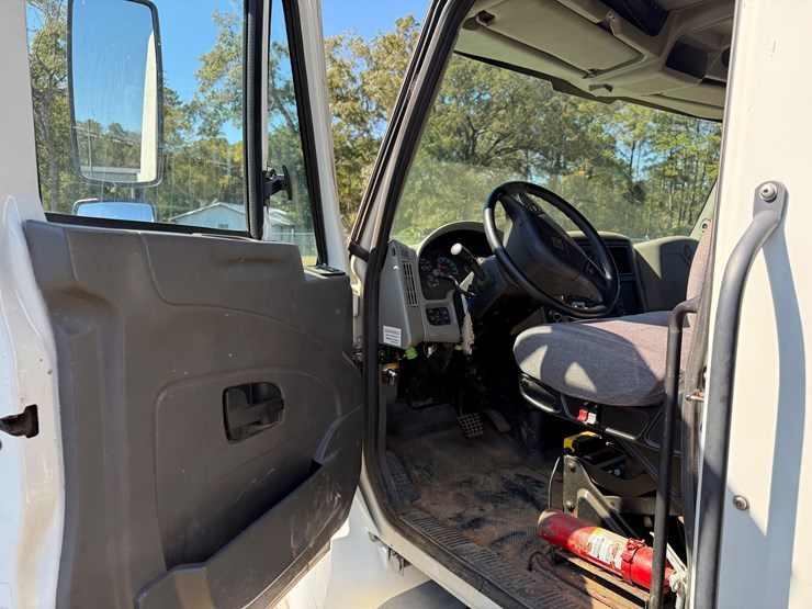 2013-international-durastar-4300-image-23