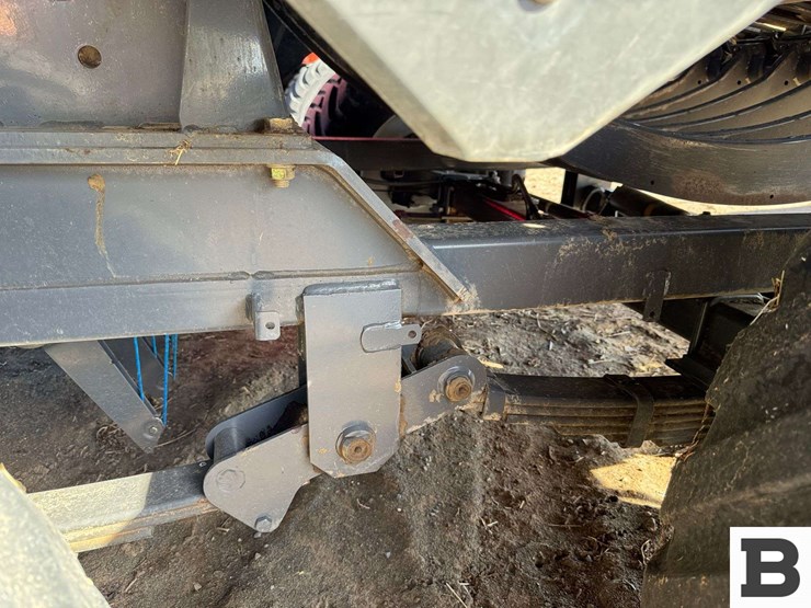 2012-massey-ferguson-2190-image-36