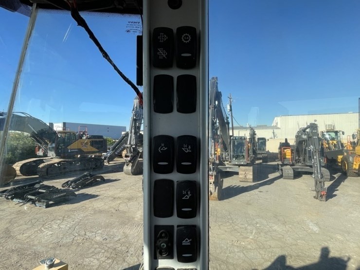 2020-volvo-l70h-image-24