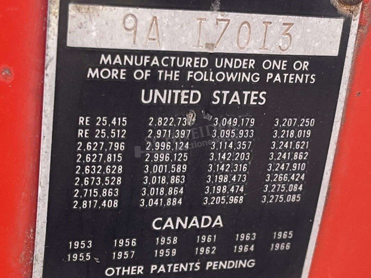 massey-ferguson-135-image-35