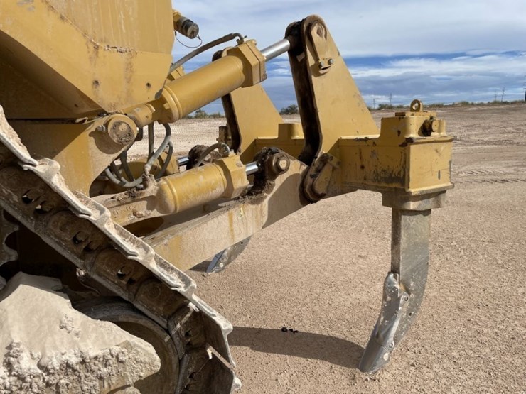 2019-caterpillar-d8t-image-26