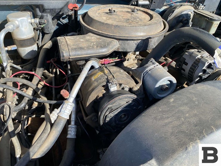 1993-gmc-suburban-image-35