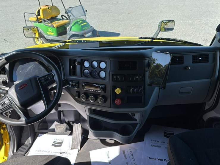 2023-peterbilt-579-image-65