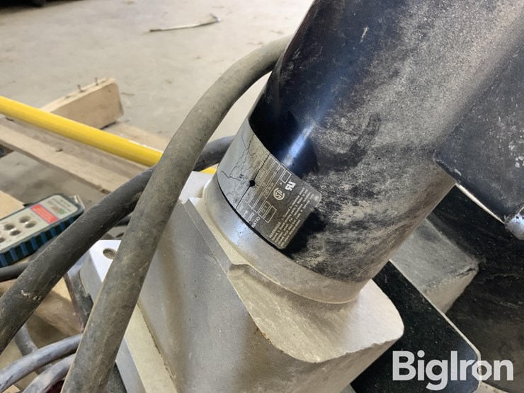 hopperwalker-sweep-auger-image-17