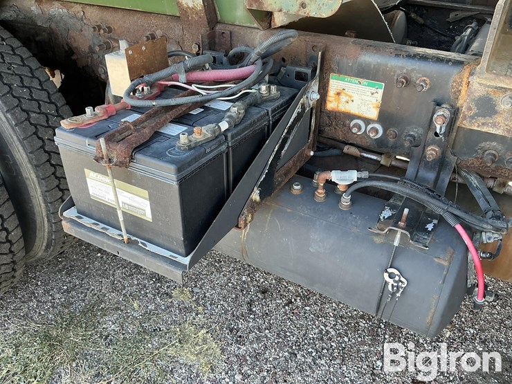 2005-sterling-lt7500-image-12