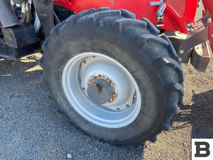 2012-massey-ferguson-5475-image-56