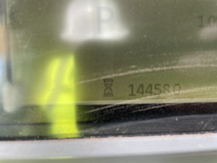 2017-caterpillar-d8t-image-40