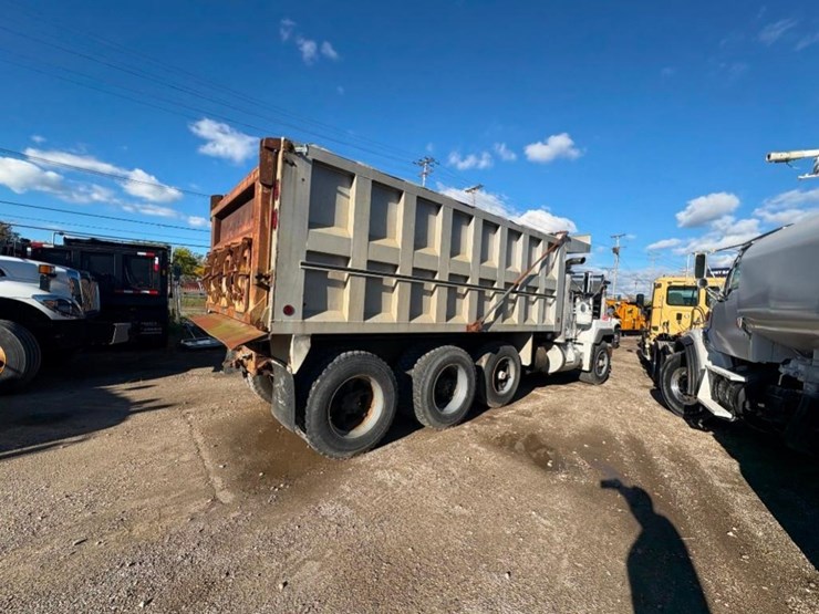 1994-mack-rd688s-image-6