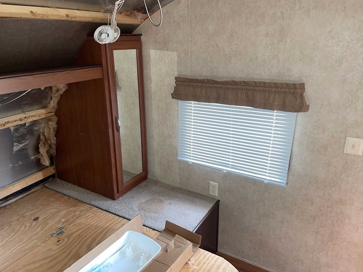 #1378-•-2015-salem-cruise-lite-camper-(no-title)-(of)-image-75