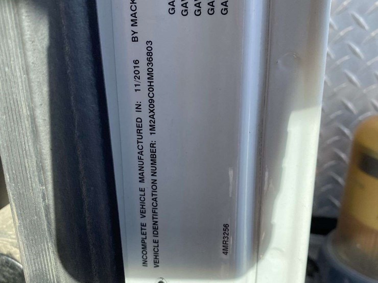 2017-mack-granite-gu713-image-84