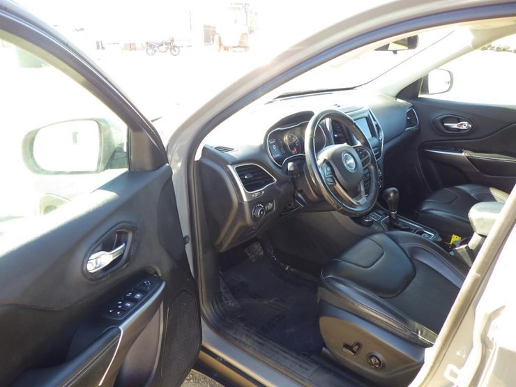 2019-jeep-cherokee-image-5