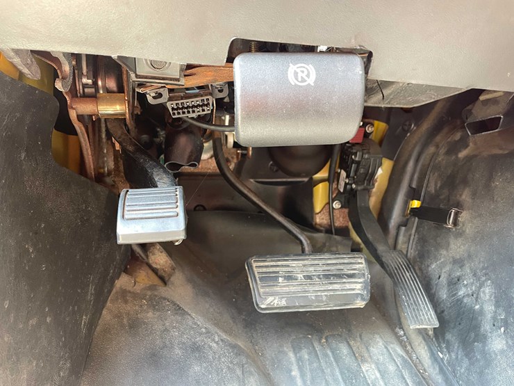 #1376-•-2012-gmc-savana-box-truck-(has-wi-title)-(of)-image-24