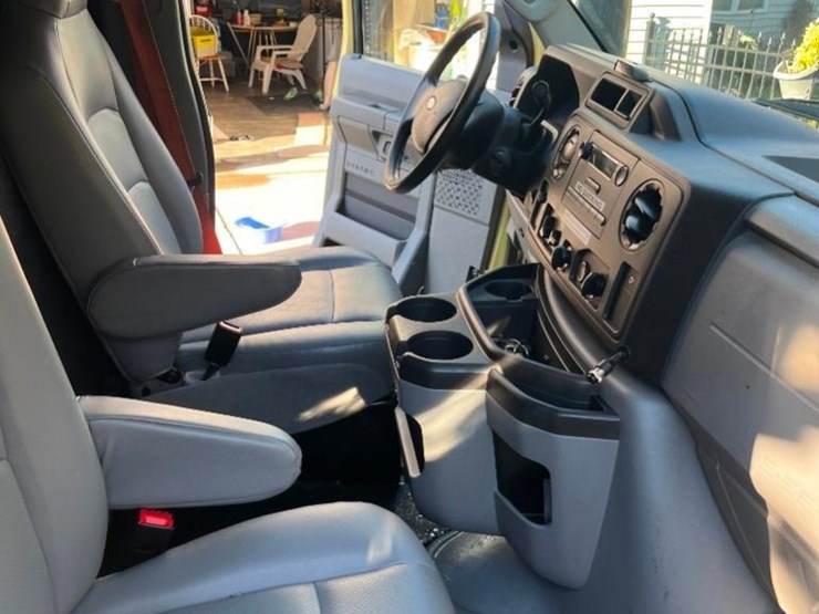 2019-ford-e450-image-15