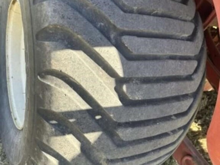 hesston-4790-image-6