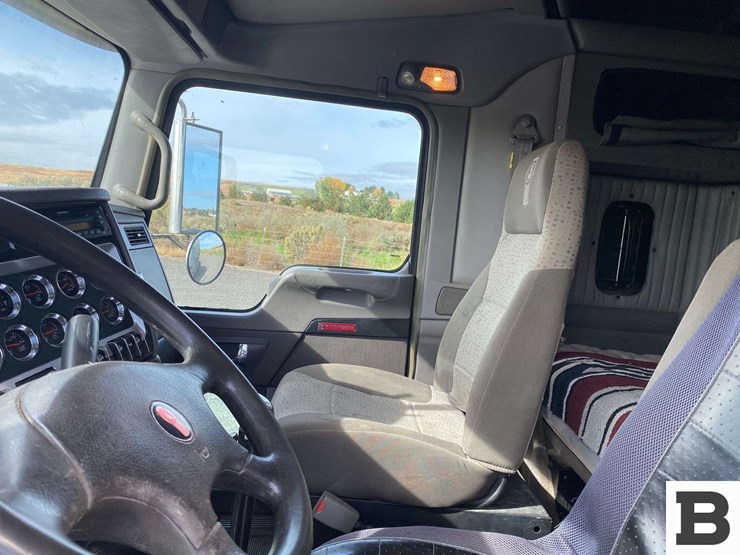 2013-kenworth-t800-image-56