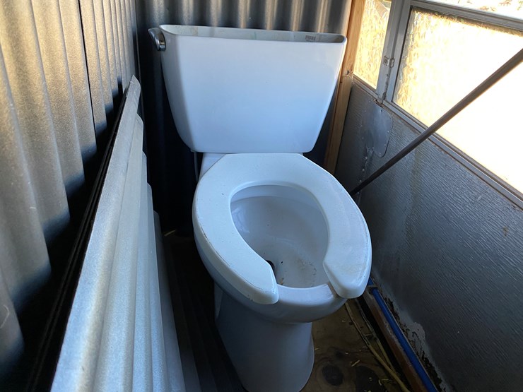 #20-•-#118-•-thomas-school-bus---rv-conversion-image-20