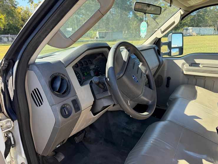 2008-ford-f550-image-29