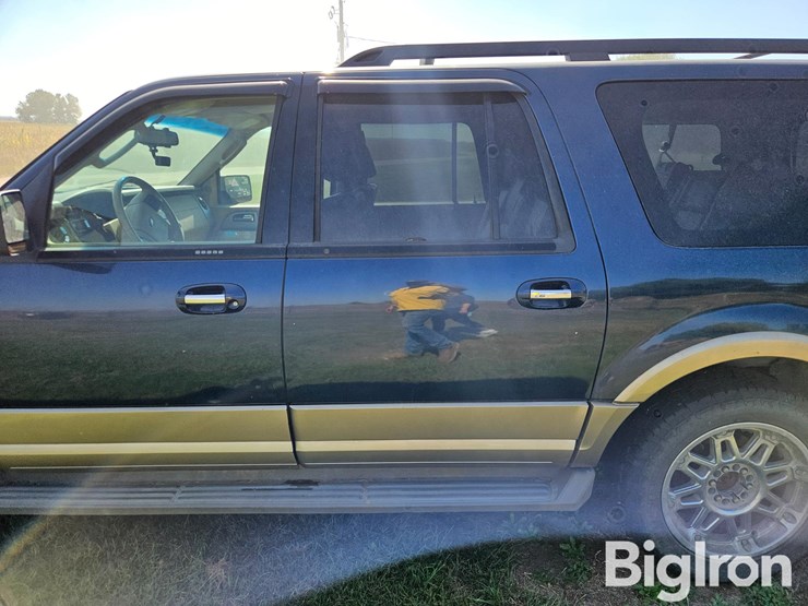 2014-ford-expedition-xlt-image-19