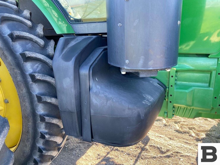 2011-john-deere-8285-tractor-image-39