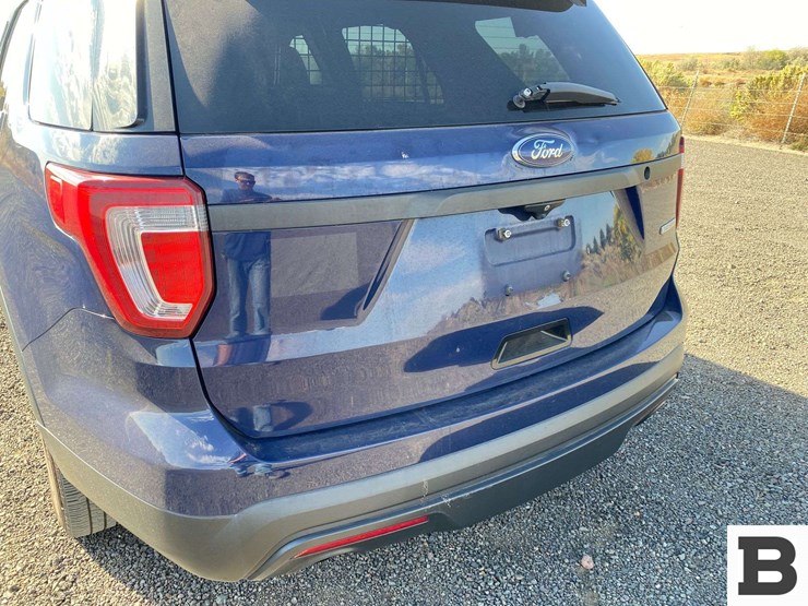 2017-ford-explorer-image-13