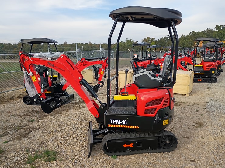#l57-007-•-2025-tpm-16-mini-excavator-(gasoline)-image-1