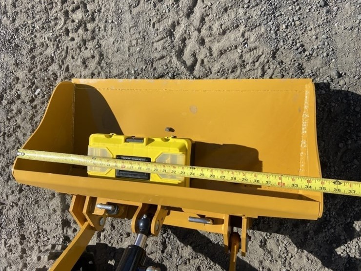 2025-ggma-gg385-mini-compact-track-loader-image-13