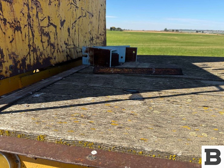 1969-mack-boom-truck-image-17