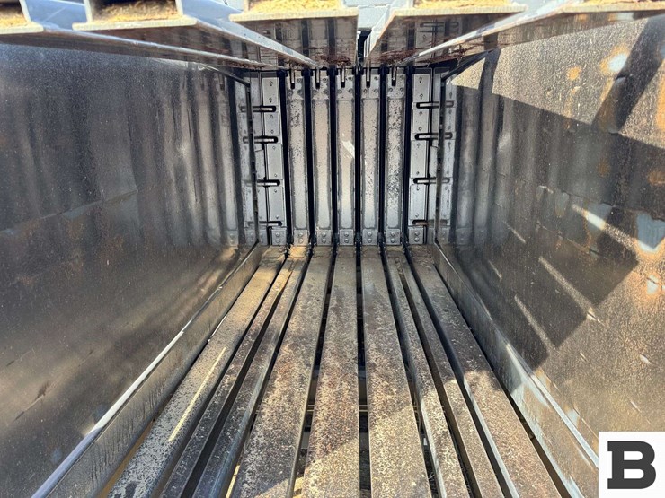 2015-massey-ferguson-2290-image-38