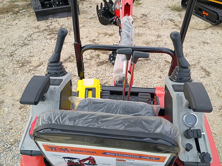 #l57-009-•-2025-tpm-16-mini-excavator-(gasoline)-image-12