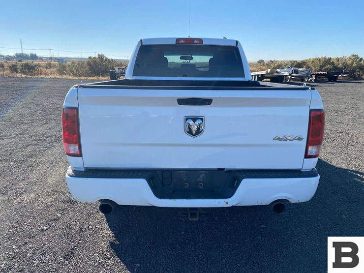 2012-ram-1500-pickup-image-4