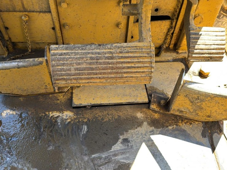 caterpillar-d4h-image-15