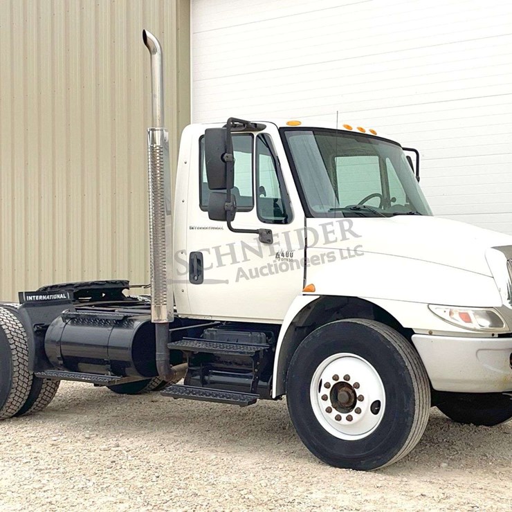 2003 INTERNATIONAL DURASTAR 4400