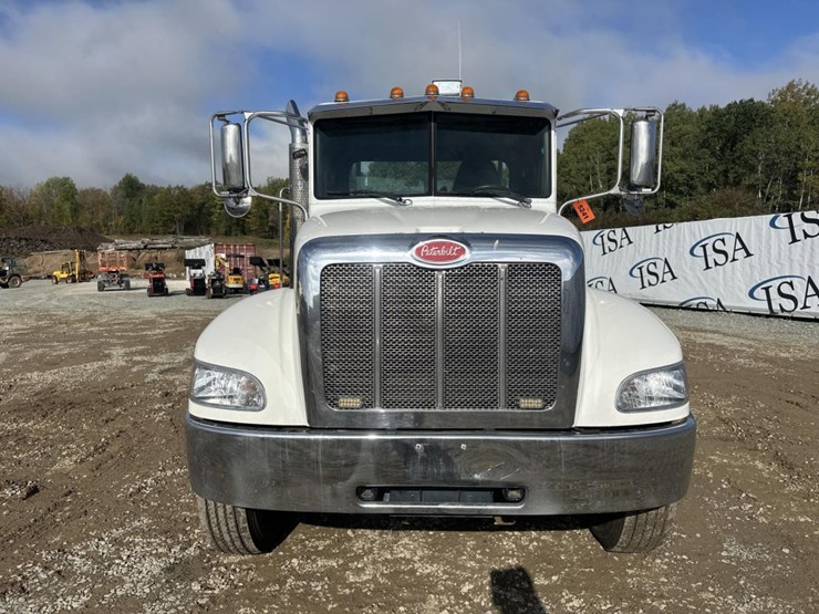 2017-peterbilt-337-image-8