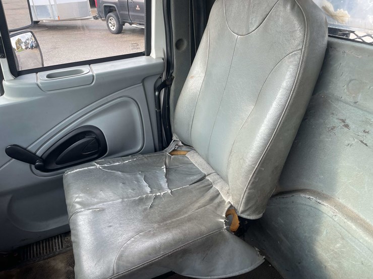 2003-international-durastar-4300-image-46